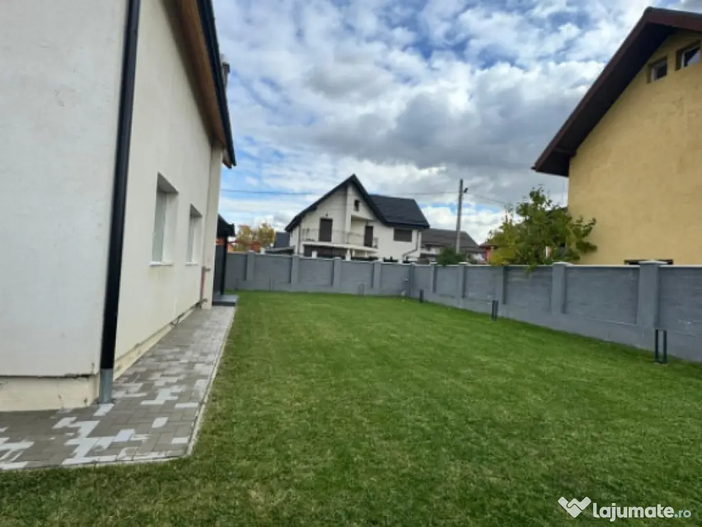 Casă modernă complet renovată, cu curte amenajată și si