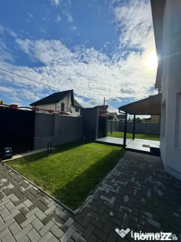 Casă modernă complet renovată, cu curte amenajată și si