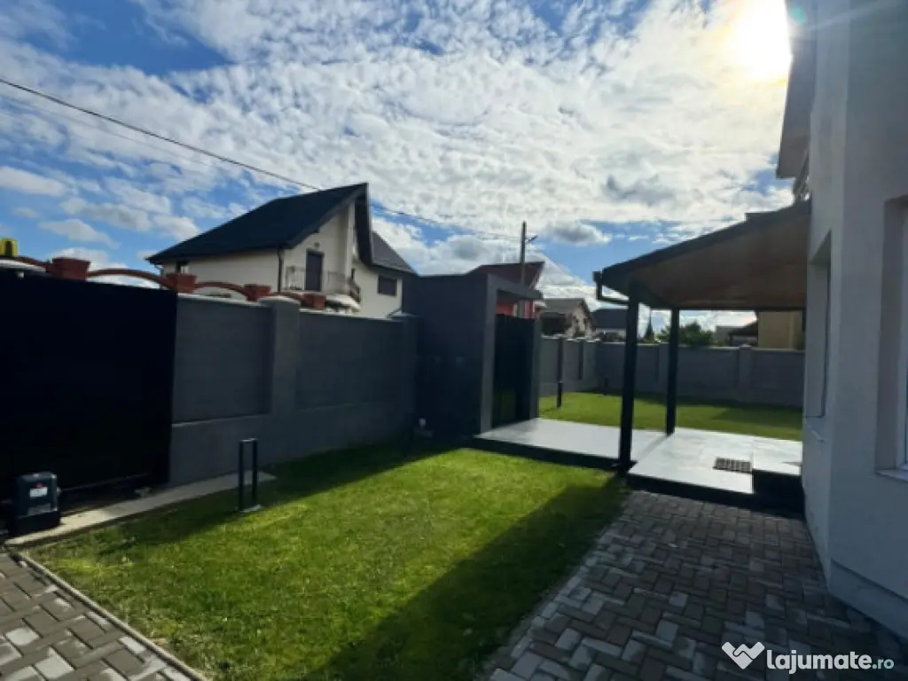 Casă modernă complet renovată, cu curte amenajată și si