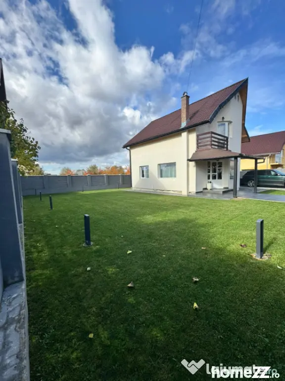 Casă modernă complet renovată, cu curte amenajată și si