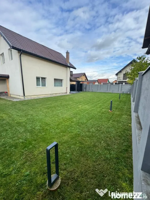 Casă modernă complet renovată, cu curte amenajată și si