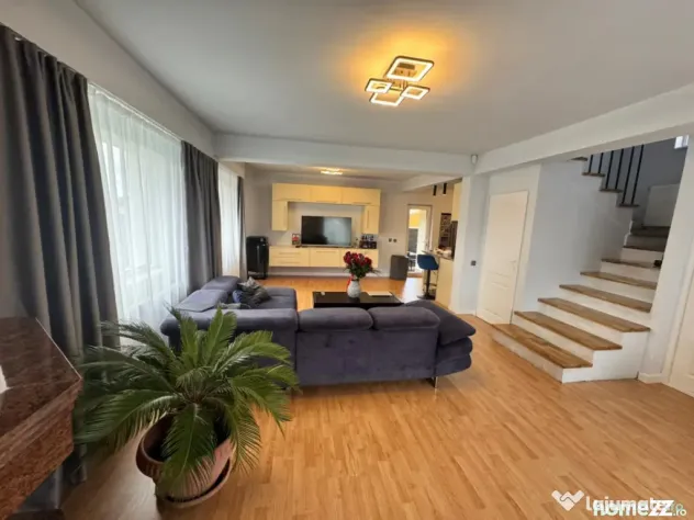 Casă modernă complet renovată, cu curte amenajată și si