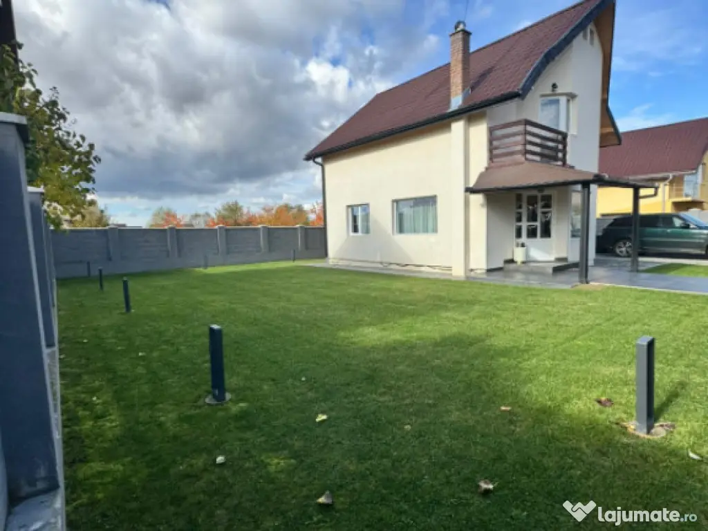 Casă modernă complet renovată, cu curte amenajată și si