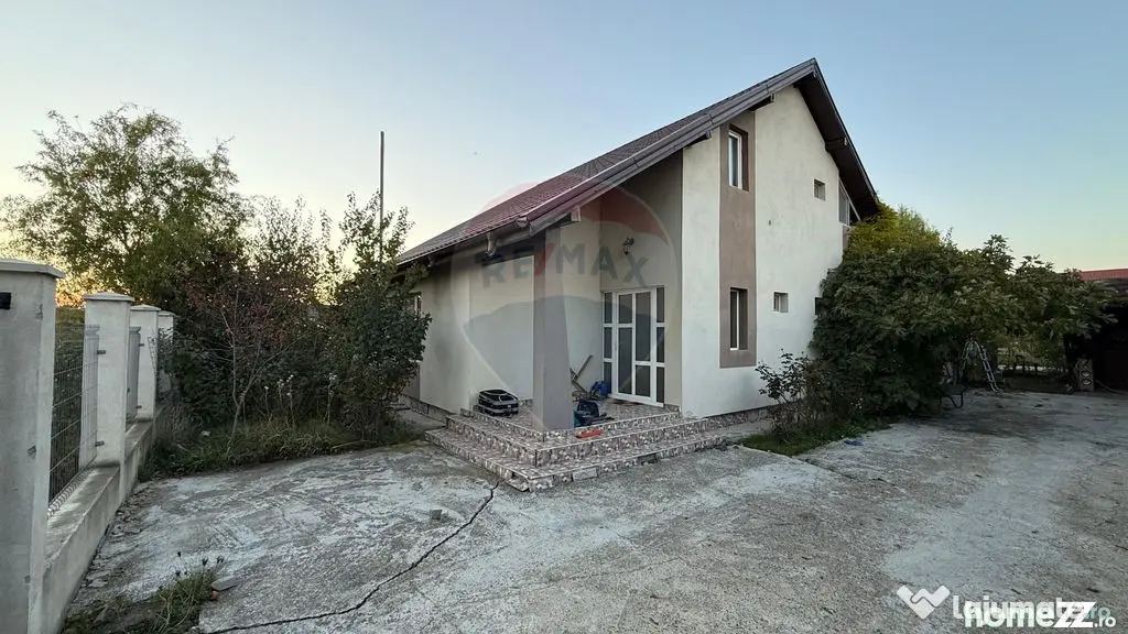 Casă / Vilă cu 5 camere - Focsani (Vrancea)