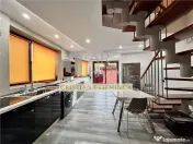 Casa 5 camere, P 1E, partial mobilata, 2 garaje, In Ploiesti 