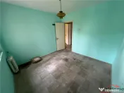 Apartament 4 camere, etaj 1/4, zona Mausoleul Eroilor - Sud