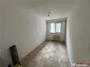 Apartament 4 camere, etaj 1/4, zona Mausoleul Eroilor - Sud
