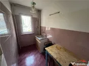 Apartament 4 camere, etaj 1/4, zona Mausoleul Eroilor - Sud