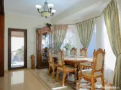 De vânzare vilă cu 7 camere, drum privat, în zona de D... 