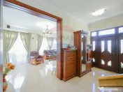 De vânzare vilă cu 7 camere, drum privat, în zona de D... 