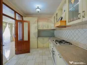 De vânzare vilă cu 7 camere, drum privat, în zona de D... 