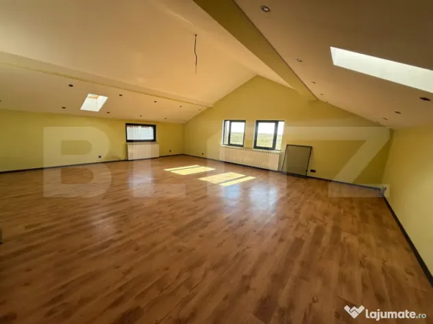 Vila spațioasă P+E+M, 519 mp utili