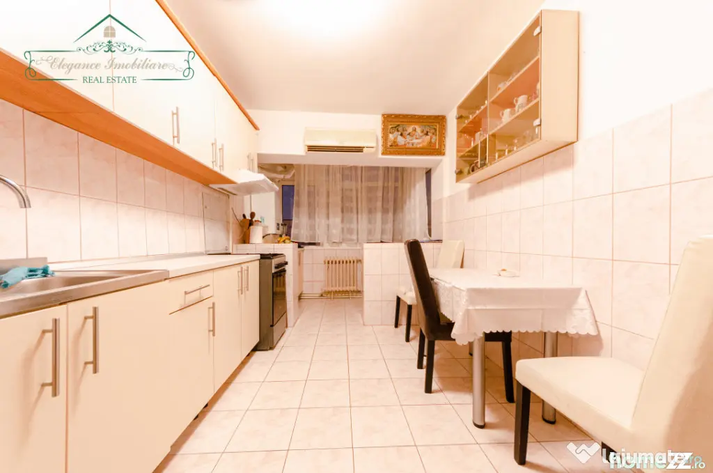 Apartament 2 camere decomandat cu centrala proprie, zona 700 - Arad (Arad)