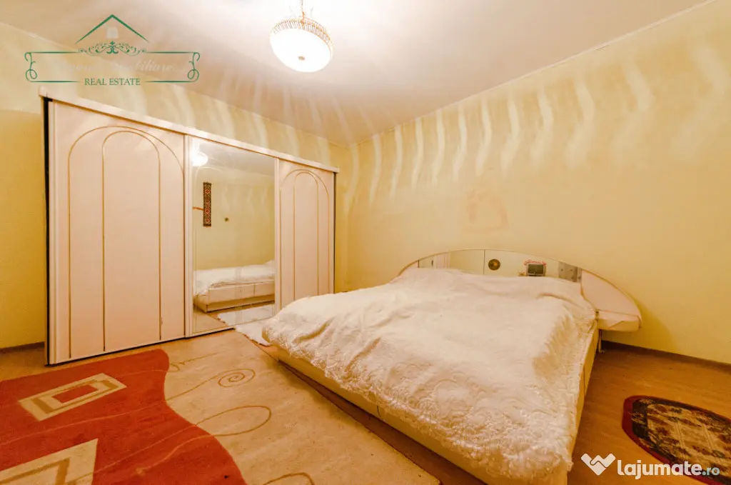 Apartament spațios cu 4 camere și centrală proprie, zona