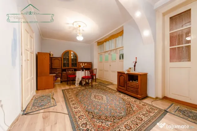 Apartament spațios cu 4 camere și centrală proprie, zona