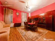 Apartament la curte comuna cu 4 camere si centrala proprie, 