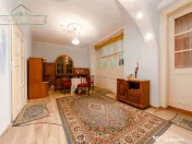 Apartament la curte comuna cu 4 camere si centrala proprie, 