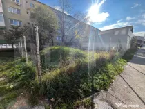 Teren intravilan 375 mp cu hală – deschidere 25 m la drum