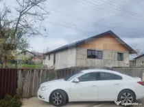 CASA LA ROSU CU TEREN