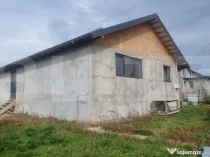SUPEROFERTA : CASA LA ROSU CU TEREN DRAGANESTI/PH