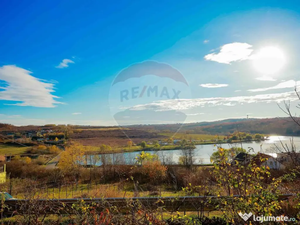 Casă modernă în stil mediteranean, cu terase și veder...