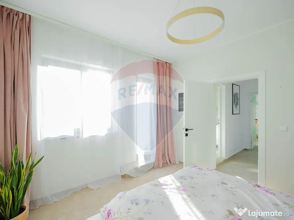 Casă modernă în stil mediteranean, cu terase și veder...