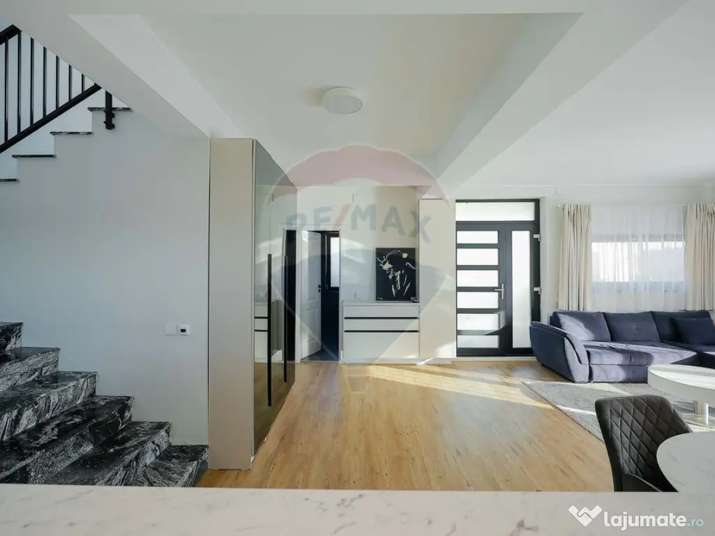 Casă modernă în stil mediteranean, cu terase și veder...