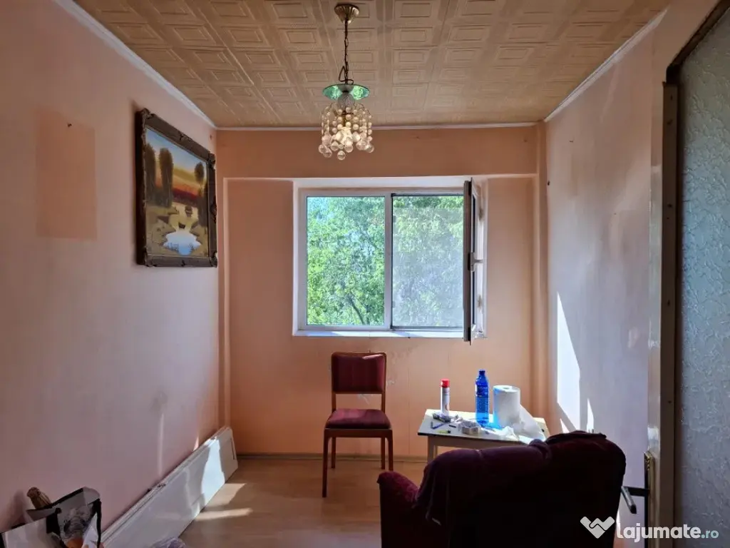- Apartament 3 camere confort 1, zona Viziru 1.