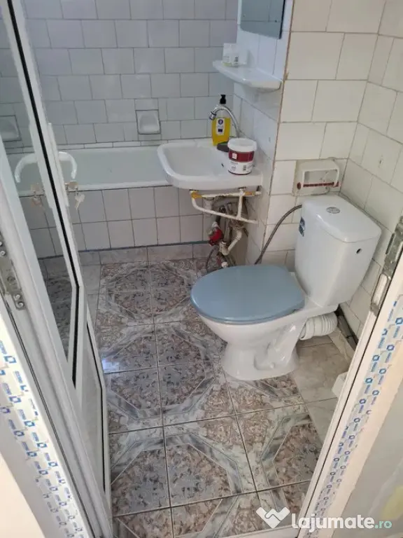 - Apartament 3 camere confort 1, zona Viziru 1.