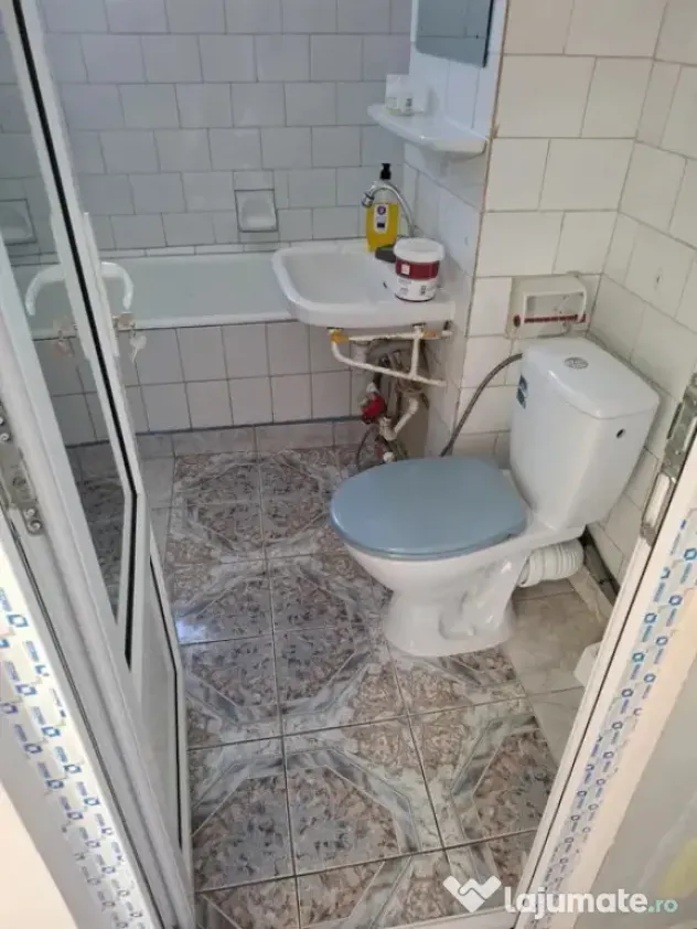 - Apartament 3 camere confort 1, zona Viziru 1.