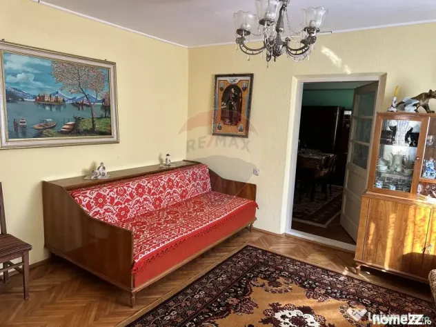 Casă / Vilă cu 3 camere de vânzare Piatra Soimului