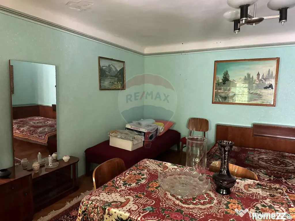 Casă / Vilă cu 3 camere de vânzare Piatra Soimului