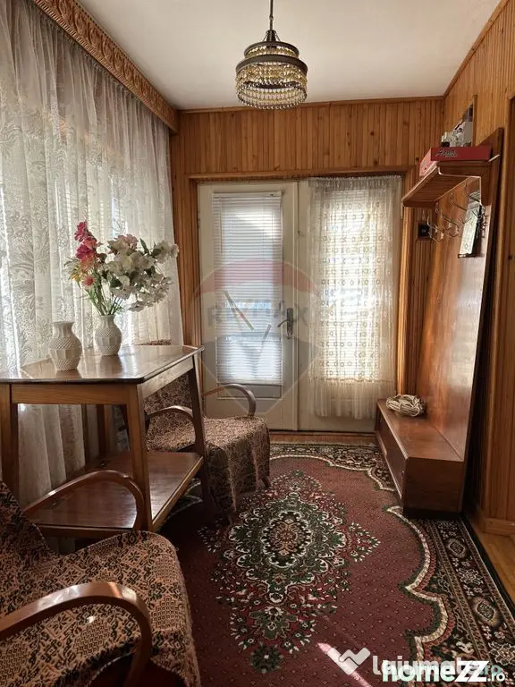 Casă / Vilă cu 3 camere de vânzare Piatra Soimului