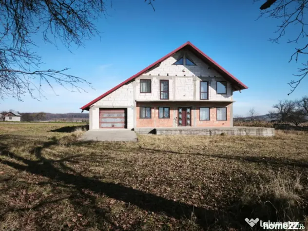 Casa individuala, 1800mp teren, zona Mitocu Dragomirnei, Suc - Mitocu Dragomirnei (Suceava)
