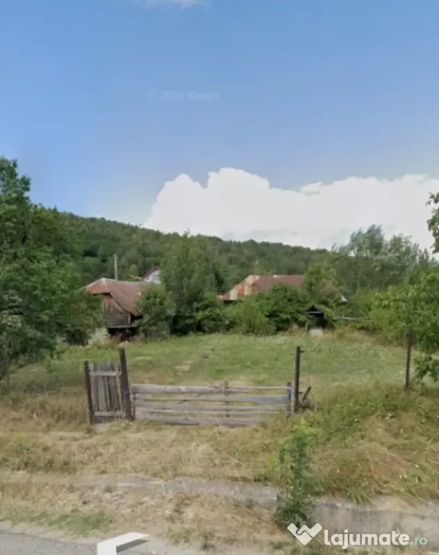 Teren cu casa demolabila, zona Baia de Fier Gorj