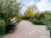 Vilă individuală cu piscină, garaj dublu • teren 766 mp 