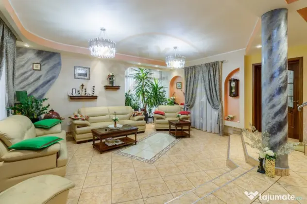 Vilă individuală cu piscină, garaj dublu • teren 766 mp