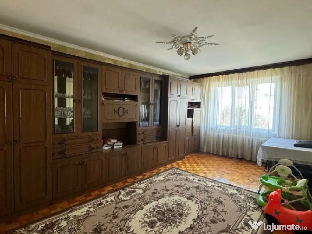 Inchiriere apartament cu 3 camere în zona Gara de Nord