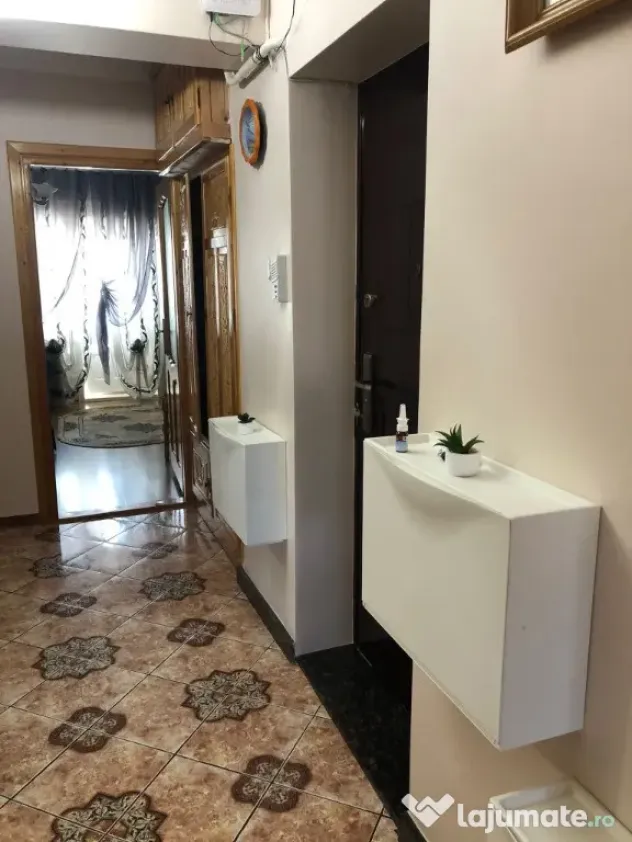 Apartament cu 3 Camere Decomandat in Zamca