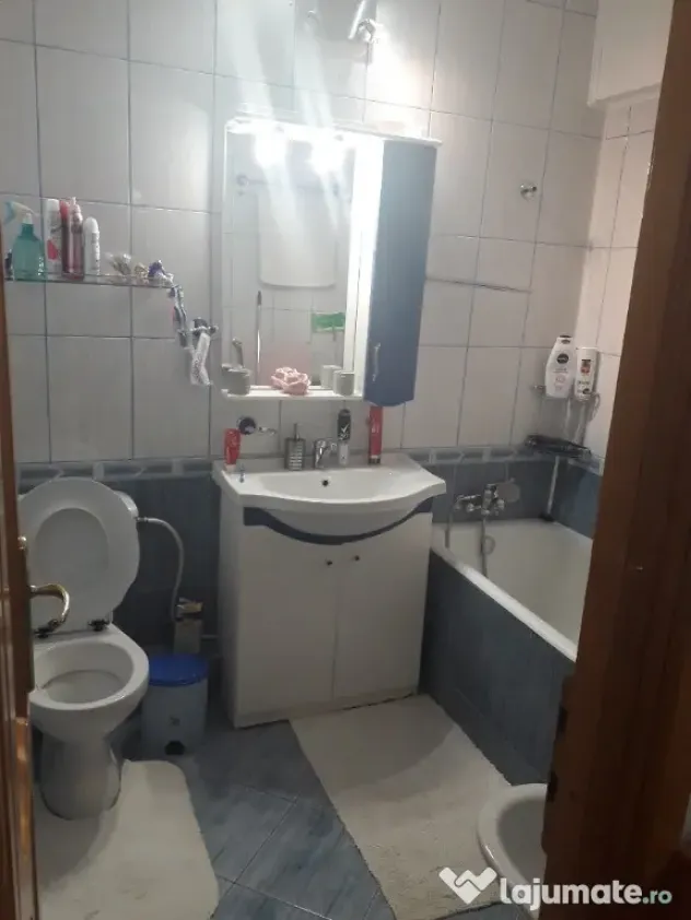 Apartament cu 3 Camere Decomandat in Zamca