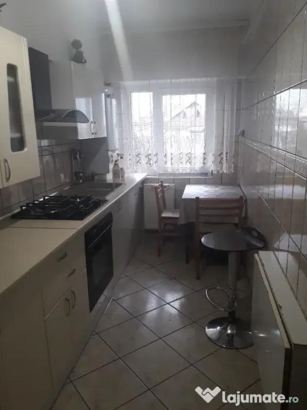 Apartament cu 3 Camere Decomandat in Zamca