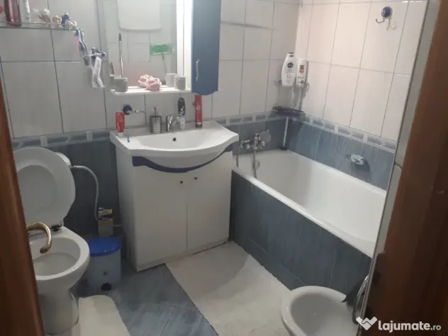 Apartament cu 3 Camere Decomandat in Zamca