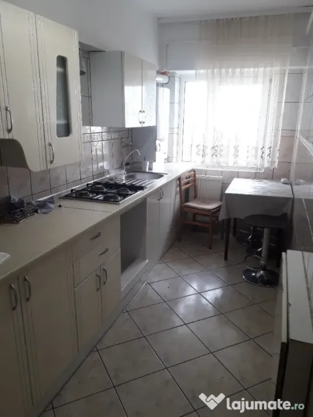 Apartament cu 3 Camere Decomandat in Zamca