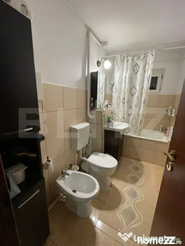 Apartament 3 camere, 74 mp, zona Micro 5 - Targoviste (Dambovita)