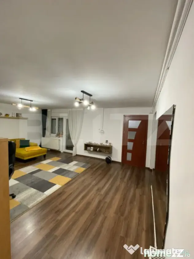 Apartament 3 camere, 74 mp, zona Micro 5 - Targoviste (Dambovita)