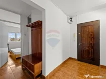 Apartament spațios cu 3 camere, de vânzare, în zona 30...