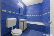 Apartament spațios cu 3 camere, de vânzare, în zona 30... 