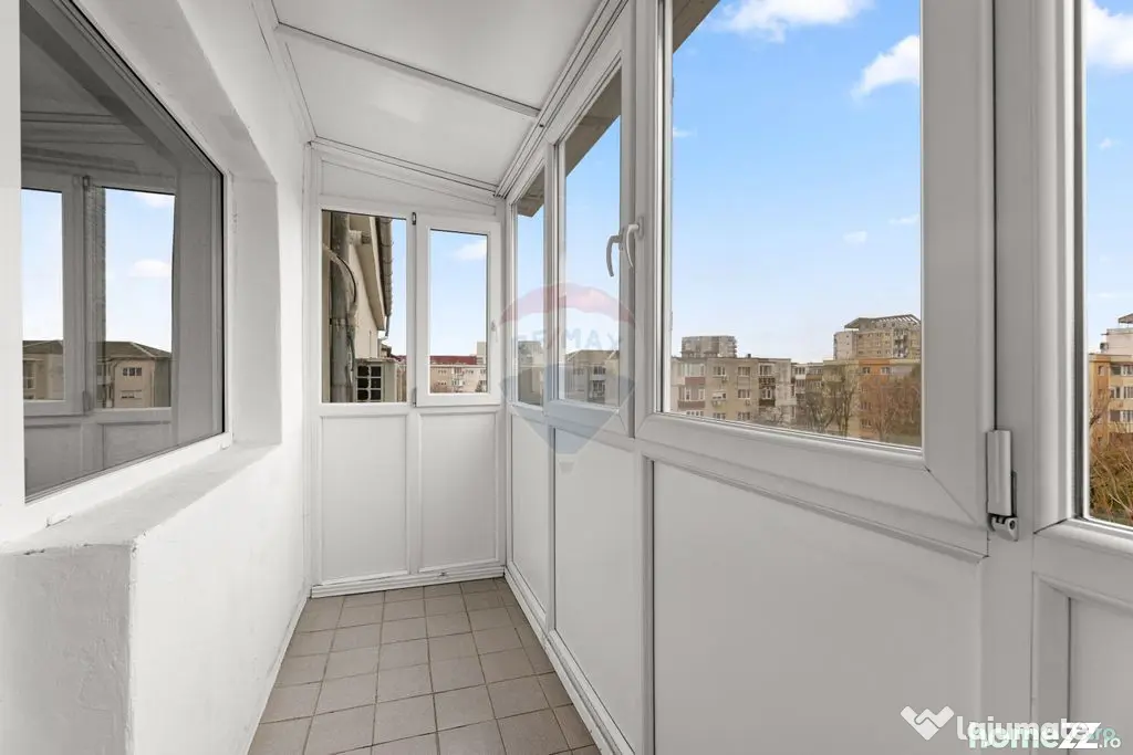 Apartament spațios cu 3 camere, de vânzare, în zona 30...