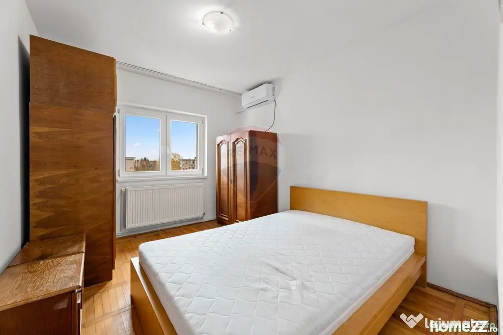 Apartament spațios cu 3 camere, de vânzare, în zona 30...
