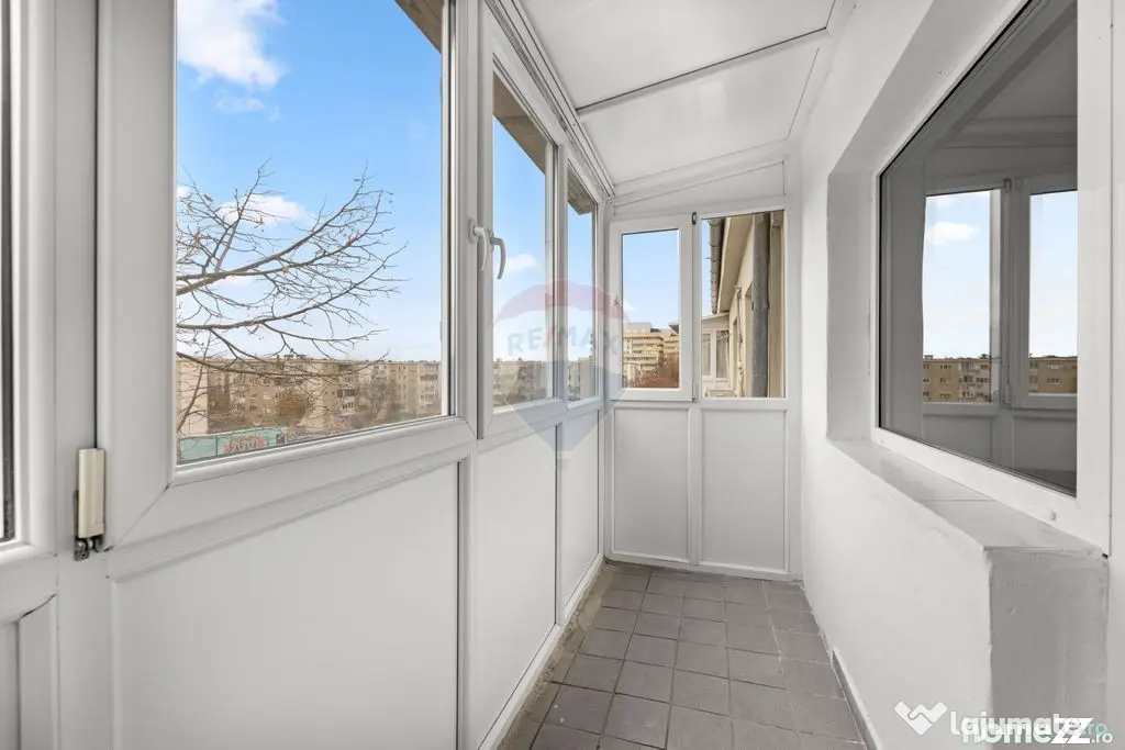 Apartament spațios cu 3 camere, de vânzare, în zona 30...